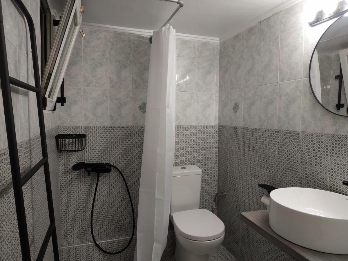 Cozy Apartment Near Metro Station Agia Marina Афины Экстерьер фото